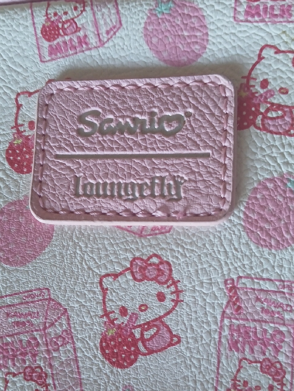 Hello Kitty Loungefly Crossbody - Picture 2 of 7